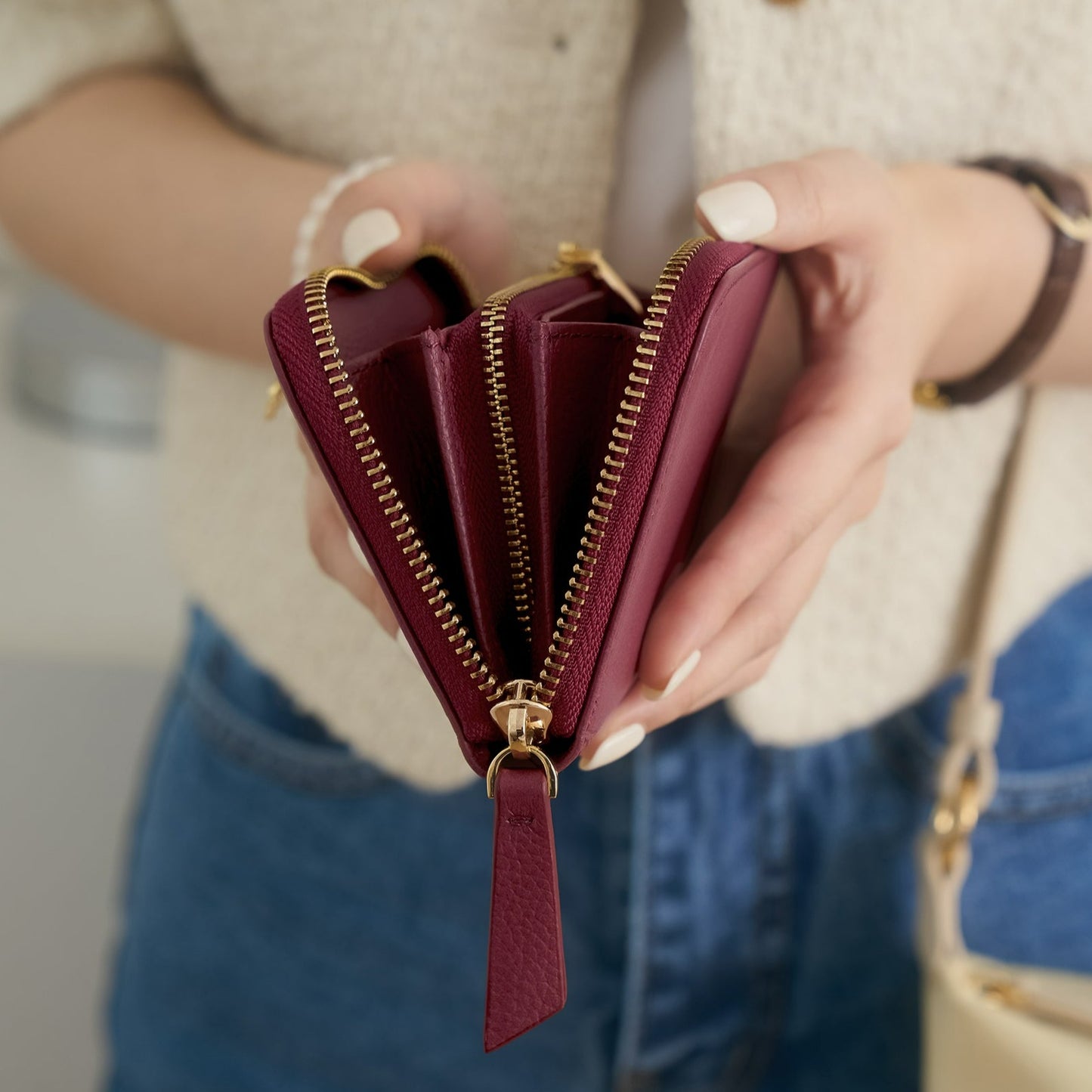 RAFFLE zip-around wallet
